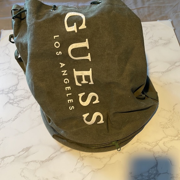 - Guess duffle travel bag - Picture 5 of 5